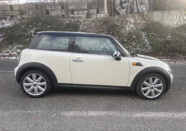 MINI Cooper cena 17900 przebieg: 173000, rok produkcji 2008 z Warszawa małe 37